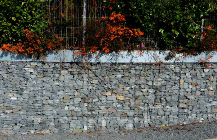 Rocky Retaining Walls