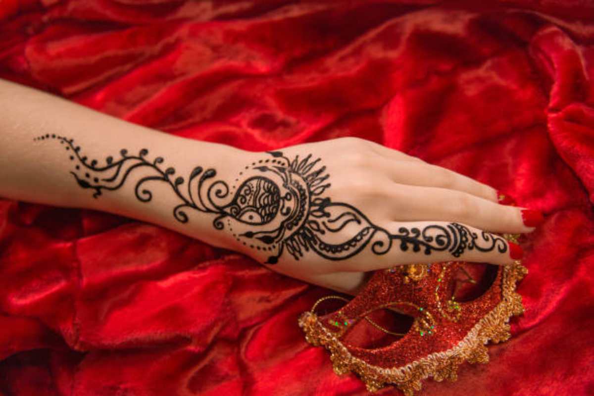 Simple Mehndi Designs Easy and Beautiful