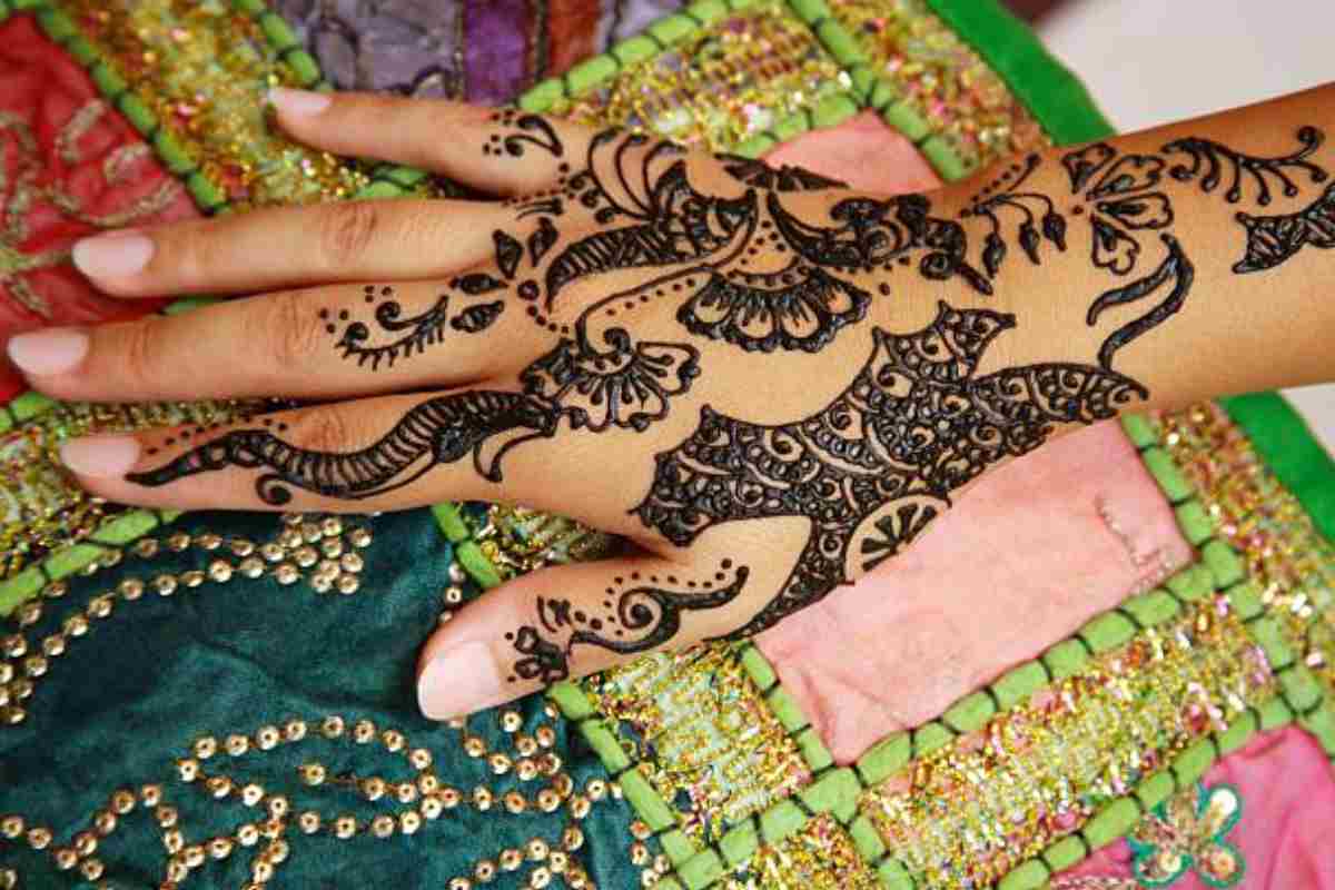 Bridal Net Back Hand Mehndi Design