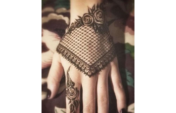 Lace Effect Mehndi